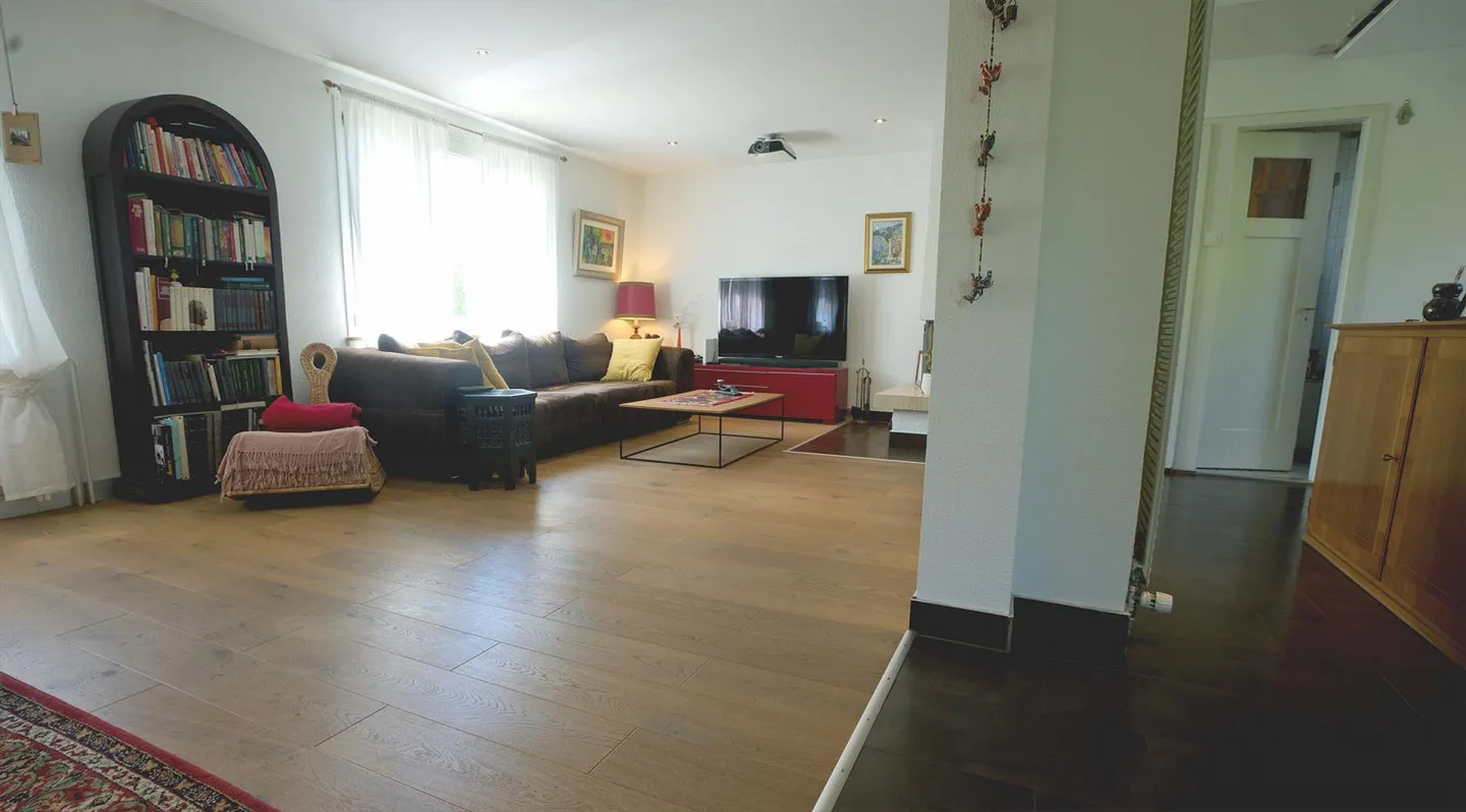 Rare Opportunity: Semi-Detached Family House with Large Garden in Bern - Photo 6 of 14