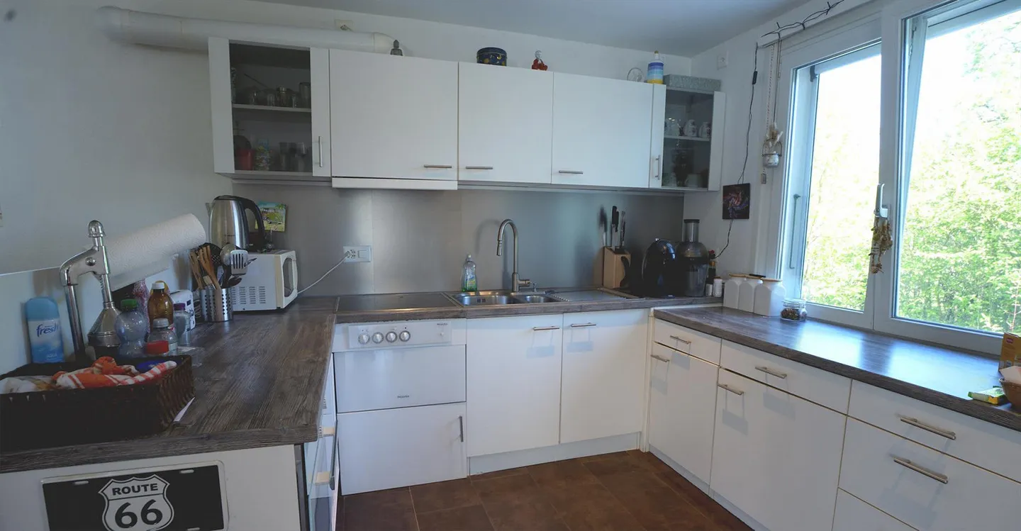 Rare Opportunity: Semi-Detached Family House with Large Garden in Bern - Photo 8 of 14