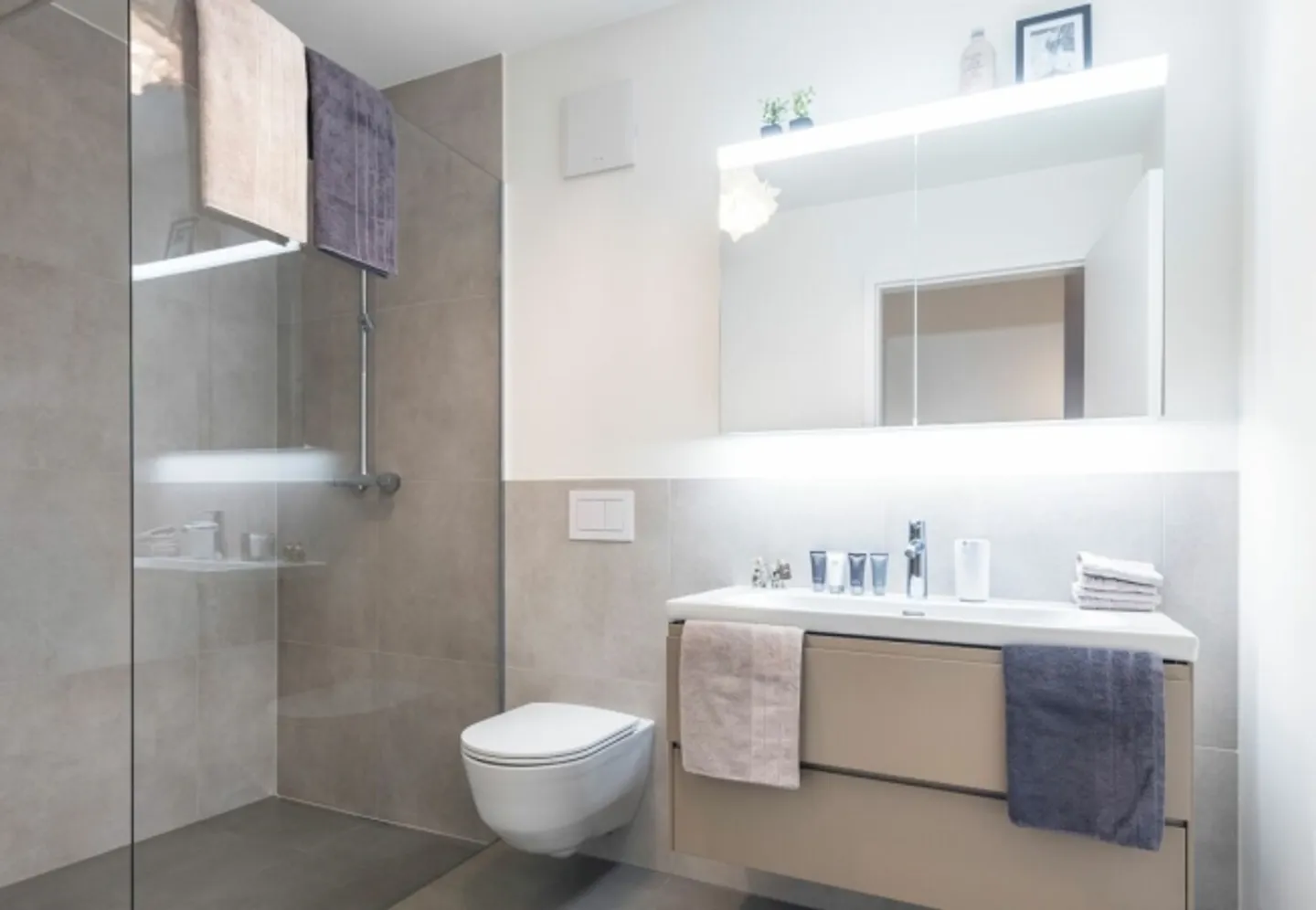 Spacious penthouses with two terraces + beautiful view - Photo 3 of 11