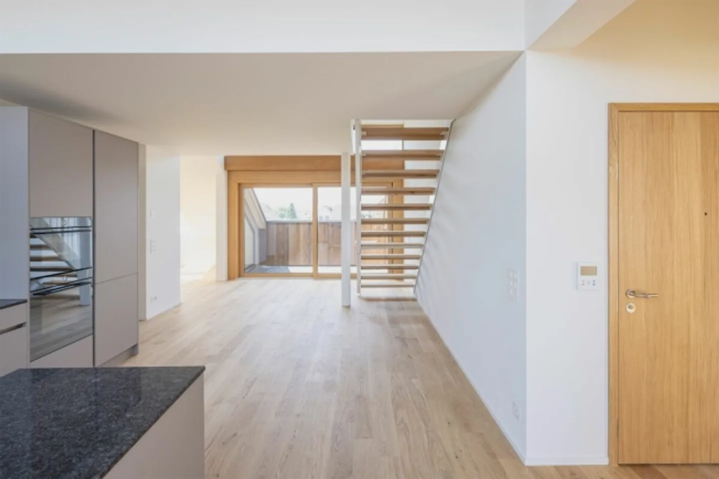 Spacious penthouses with two terraces + beautiful view - Photo 7 of 11