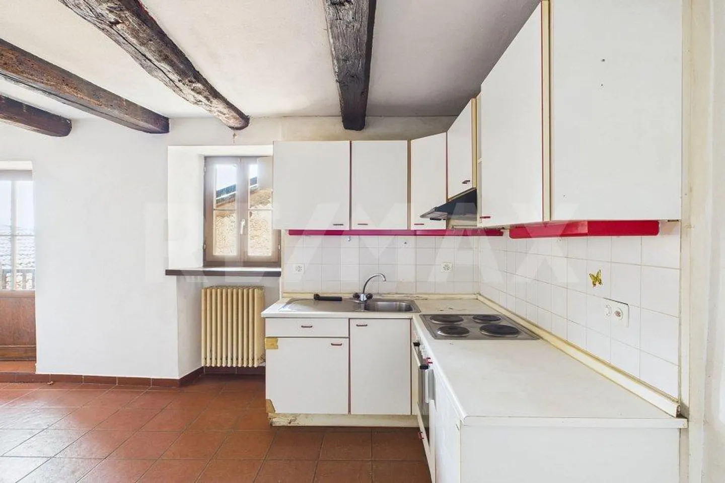 Casa di villaggio da ristrutturare con fascino e vista spettacolare - Foto 6 di 13