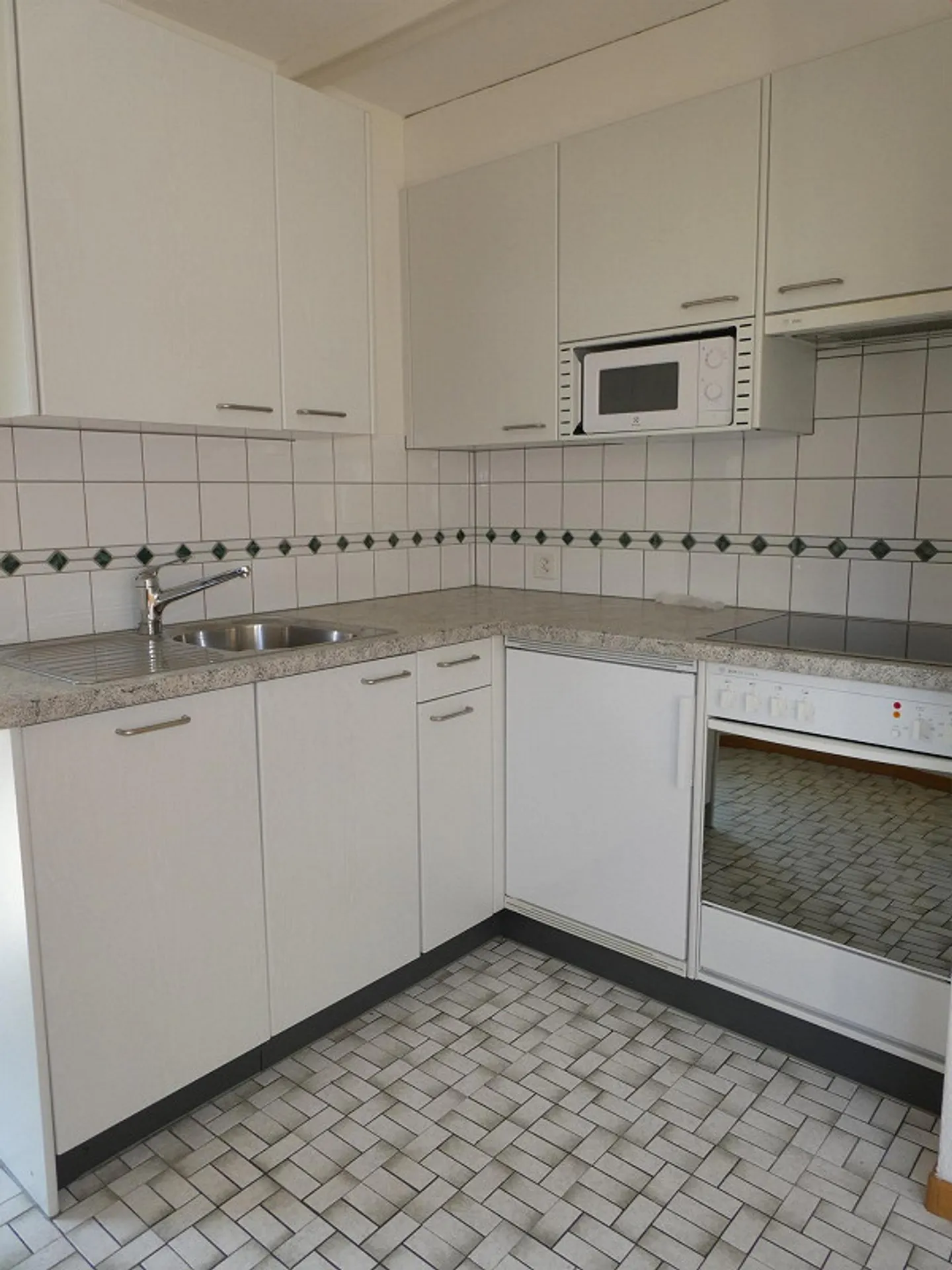 Furnished 2.5-room apartment with excellent price-performance ratio - Photo 2 of 10