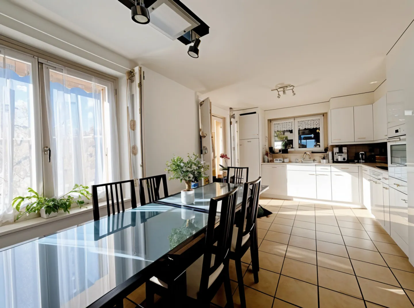 Exclusif : Très belle maison familiale au cœur d'Arzier-Le-Muids - Photo 5 sur 13
