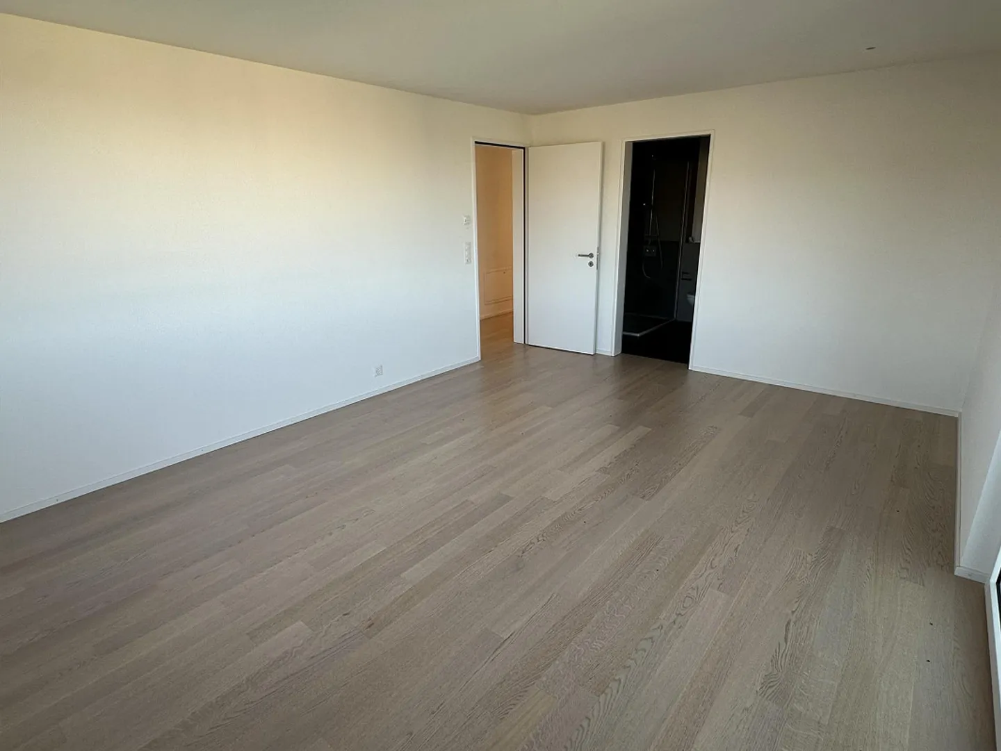 Haute norme de construction, emplacement calme, quartier familial - Photo 4 sur 17