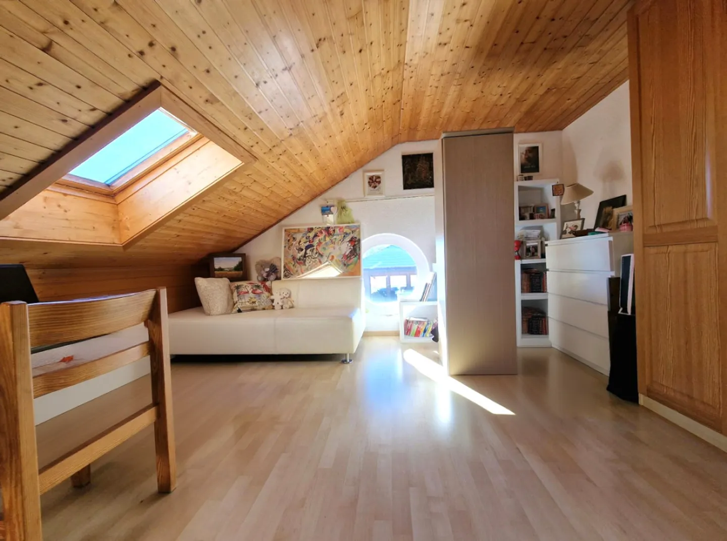 Exclusif : Très belle maison familiale au cœur d'Arzier-Le-Muids - Photo 8 sur 13