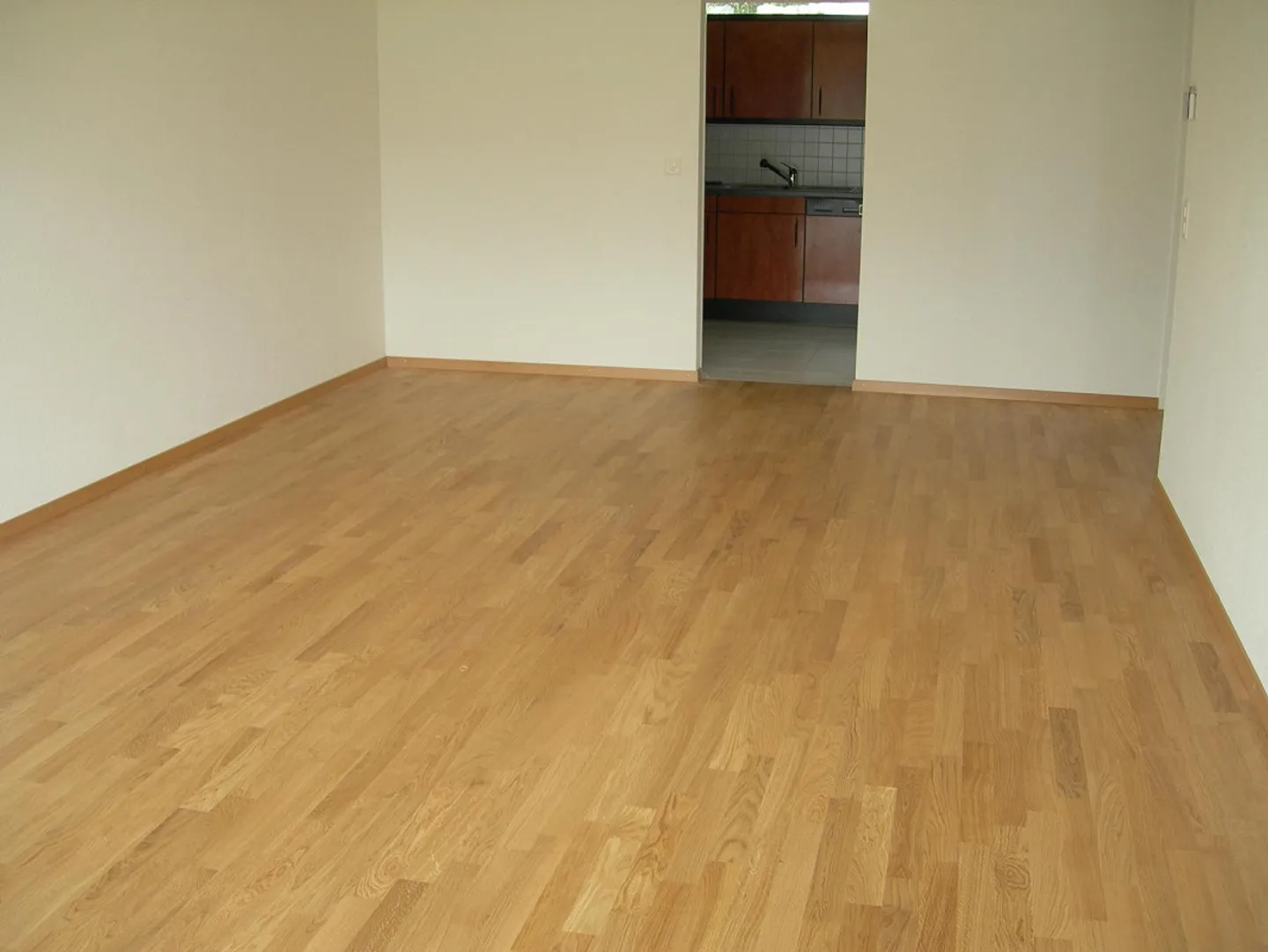 Quality of life with lake breeze bright apartment in Greppen - Photo 4 of 13