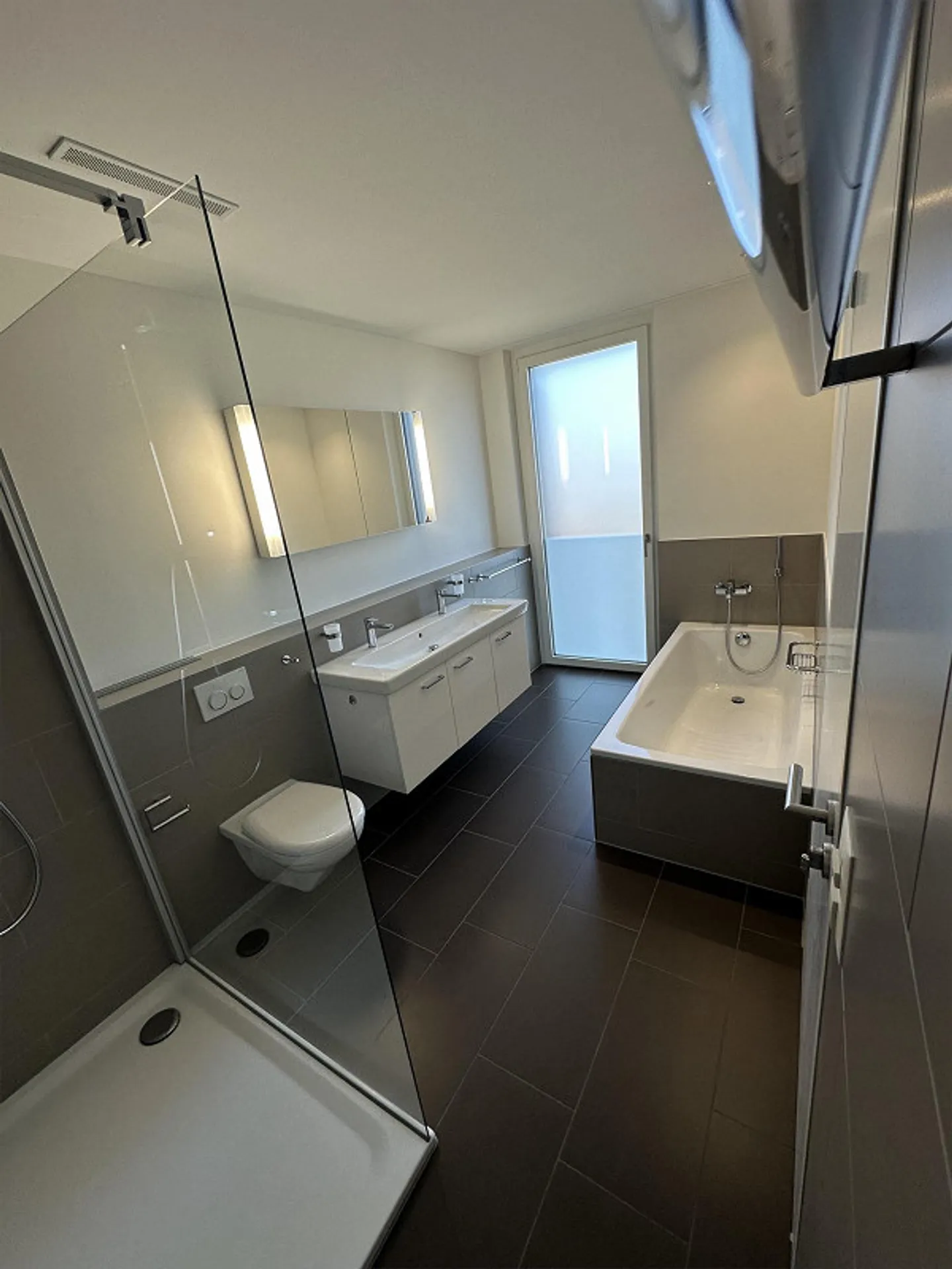 Haute norme de construction, emplacement calme, quartier familial - Photo 9 sur 17