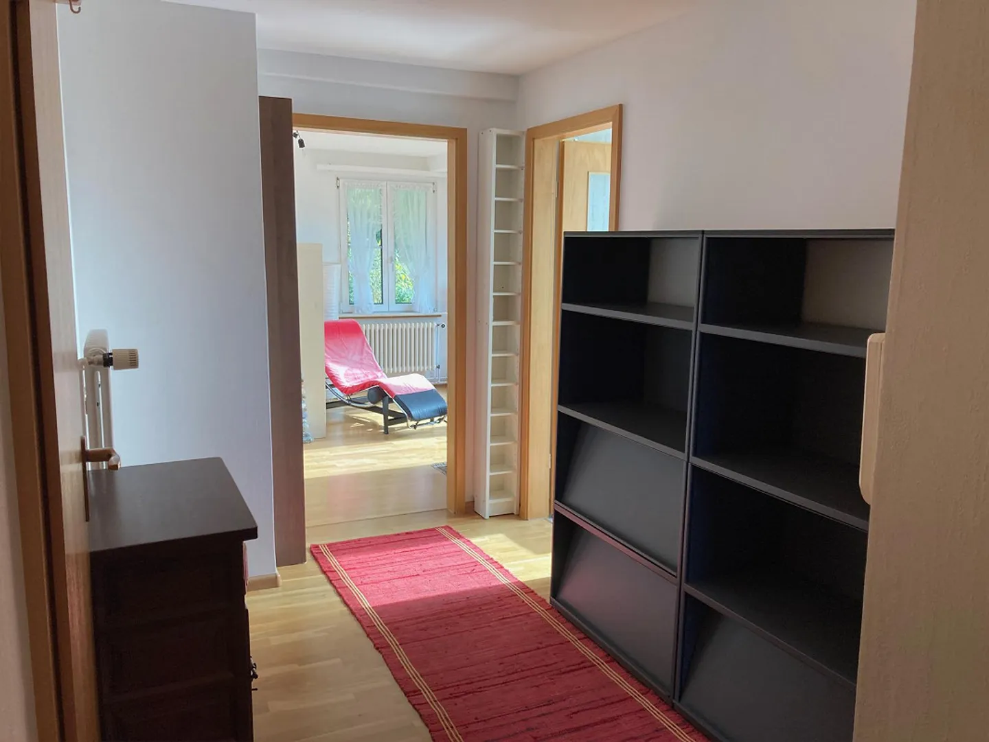 Appartement sous les toits de 2,5 pièces inondé de lumière avec vue imprenable - Photo 3 sur 13