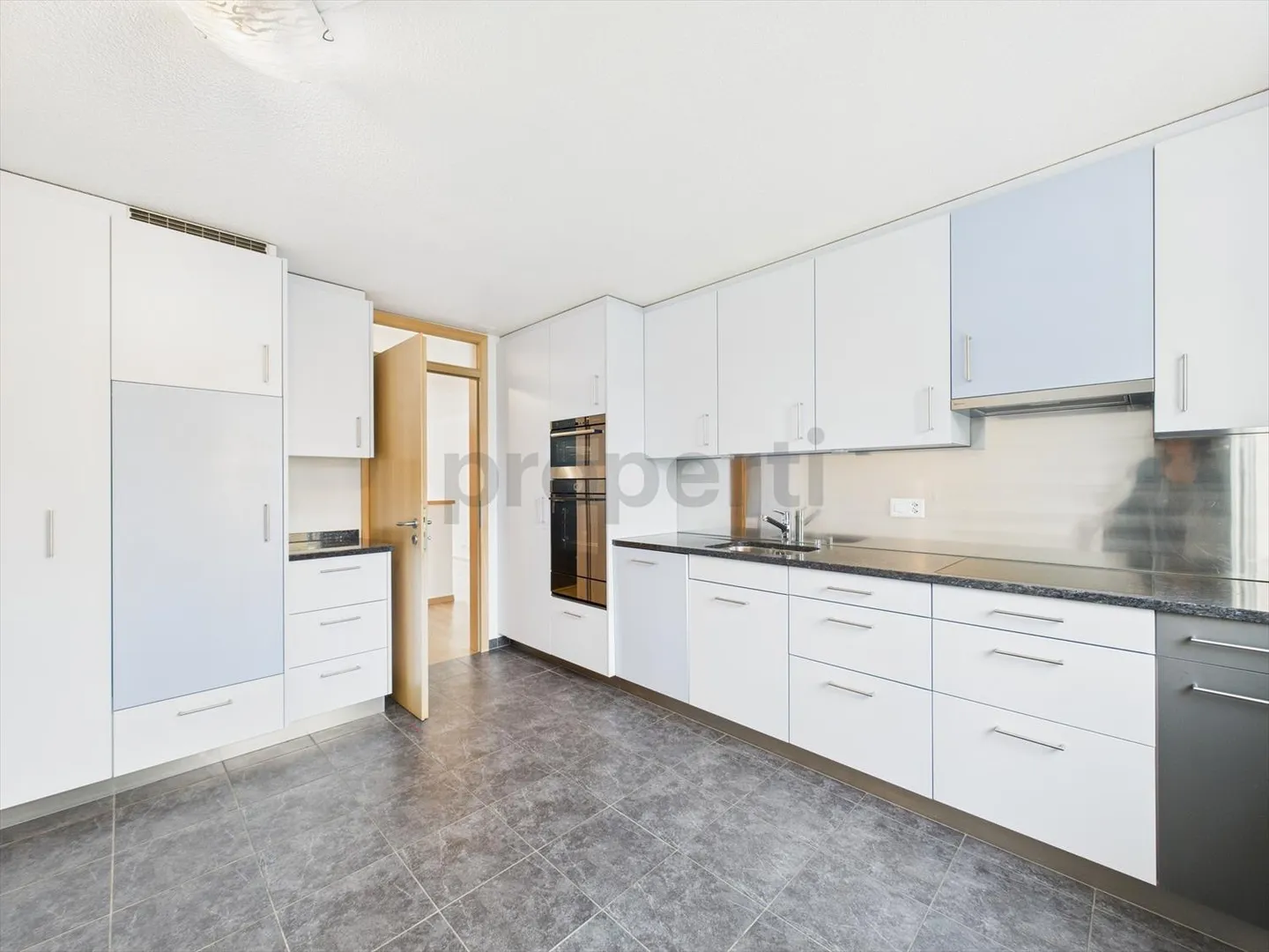 Grosszügige und helle 5.5-Zimmer Familienwohnung in Schwarzenburg - Foto 2 von 13