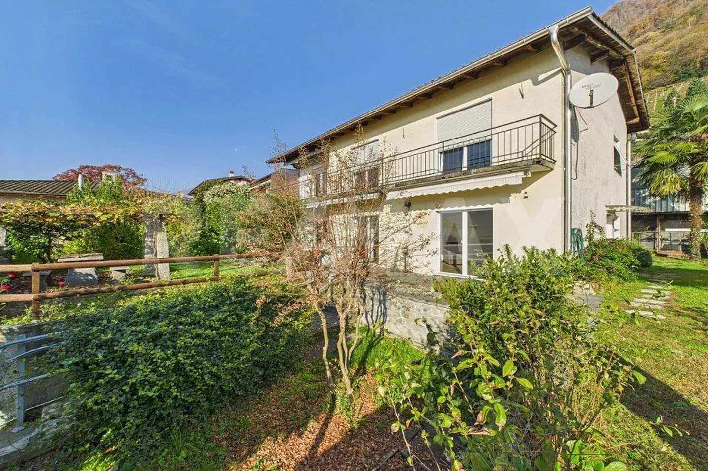 Two-family house in the hills with a view of the lake, the Magadino plain... - Photo 1 of 13