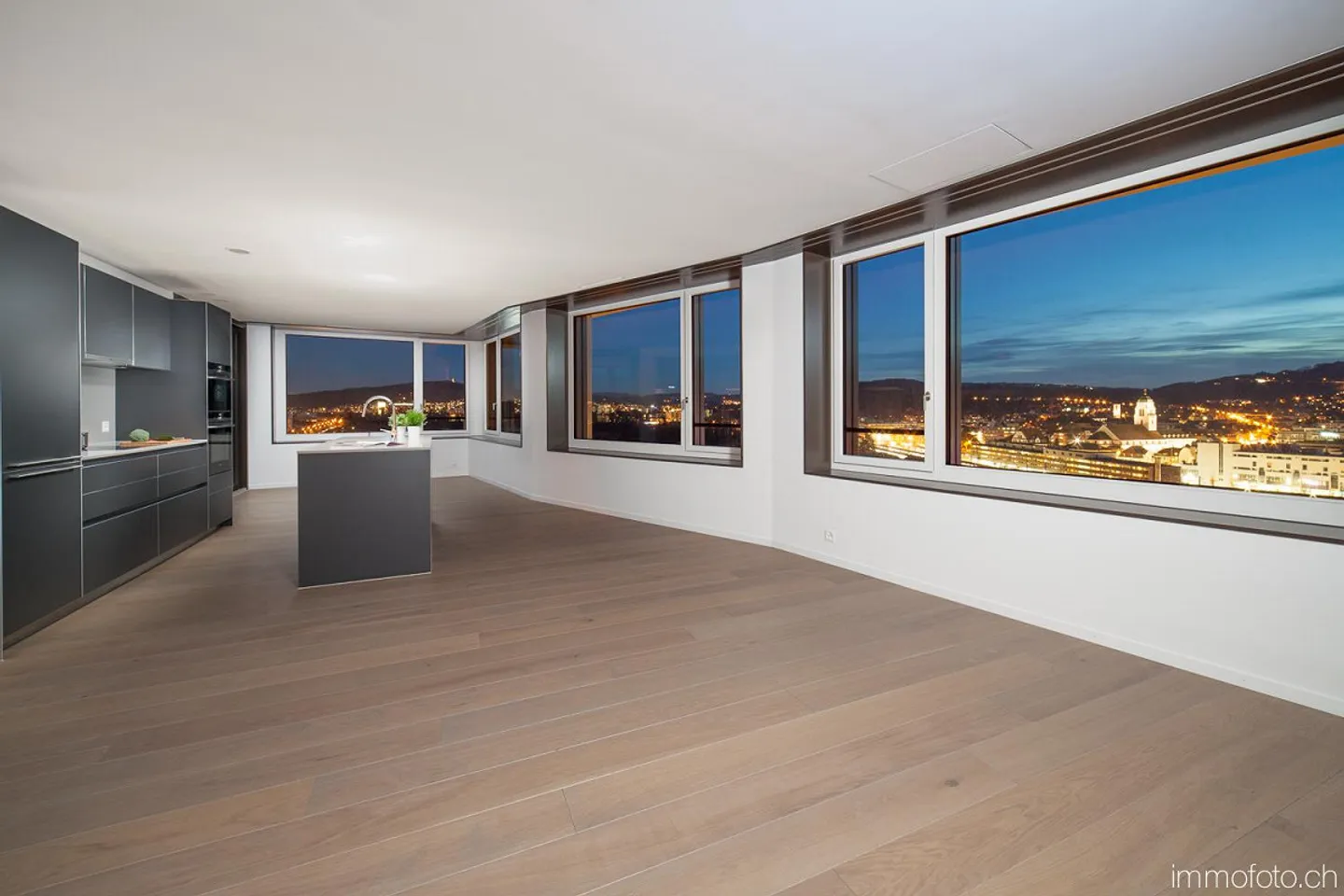 Appartement exclusif de 3,5 pièces avec vue imprenable - Photo 3 sur 11