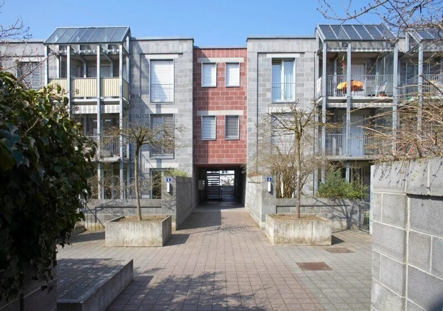 Vielseitige Bürofläche in Flamatt - Foto 1 von 4