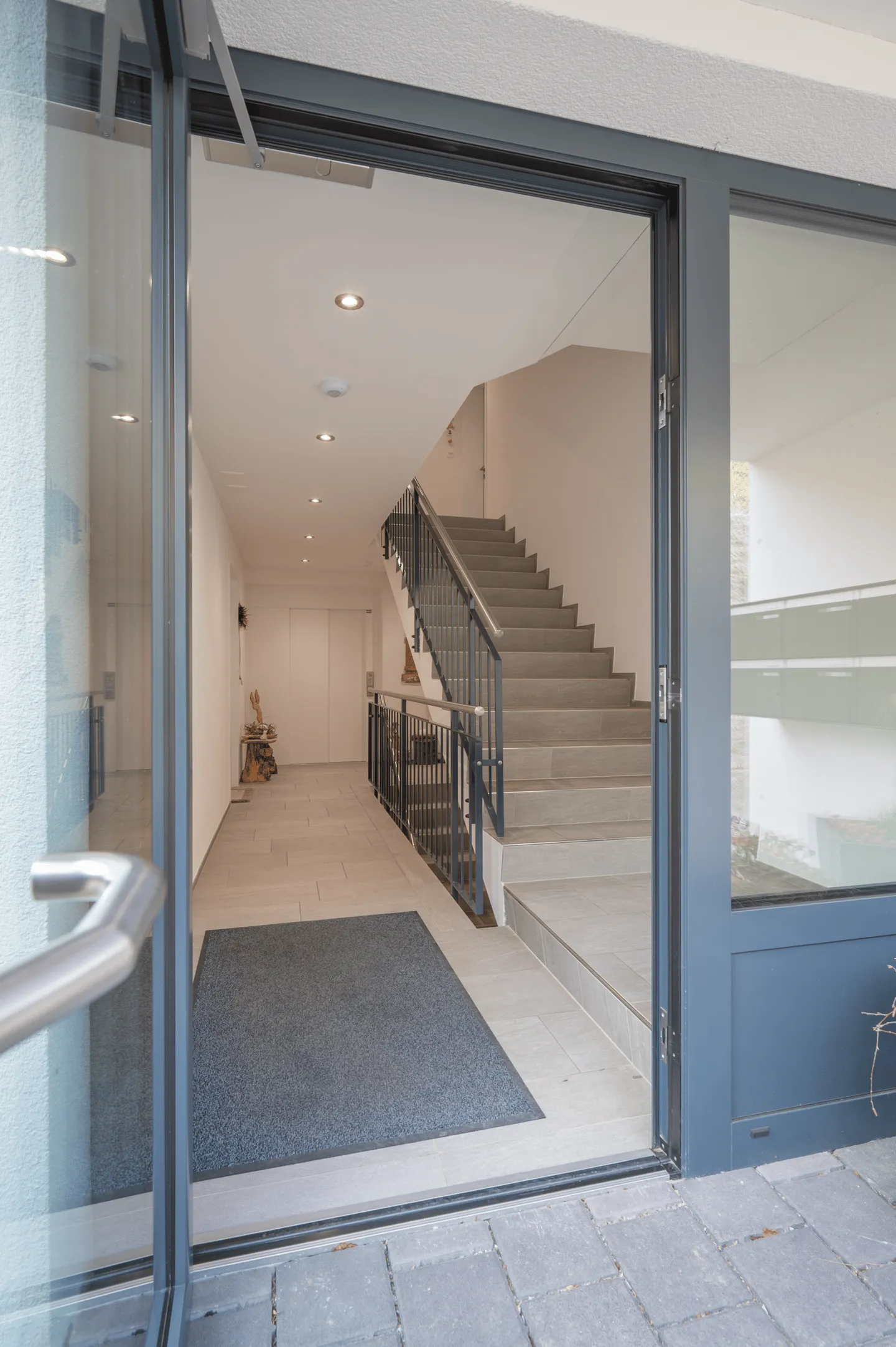 Attrayant et vivable – Appartement moderne de 3,5 pièces avec loggia sud ensoleillée - Photo 6 sur 12