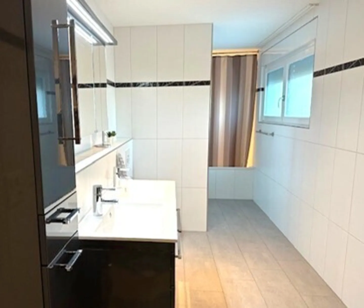 Confort de vie généreux dans un emplacement central à Laufen - Photo 6 sur 8