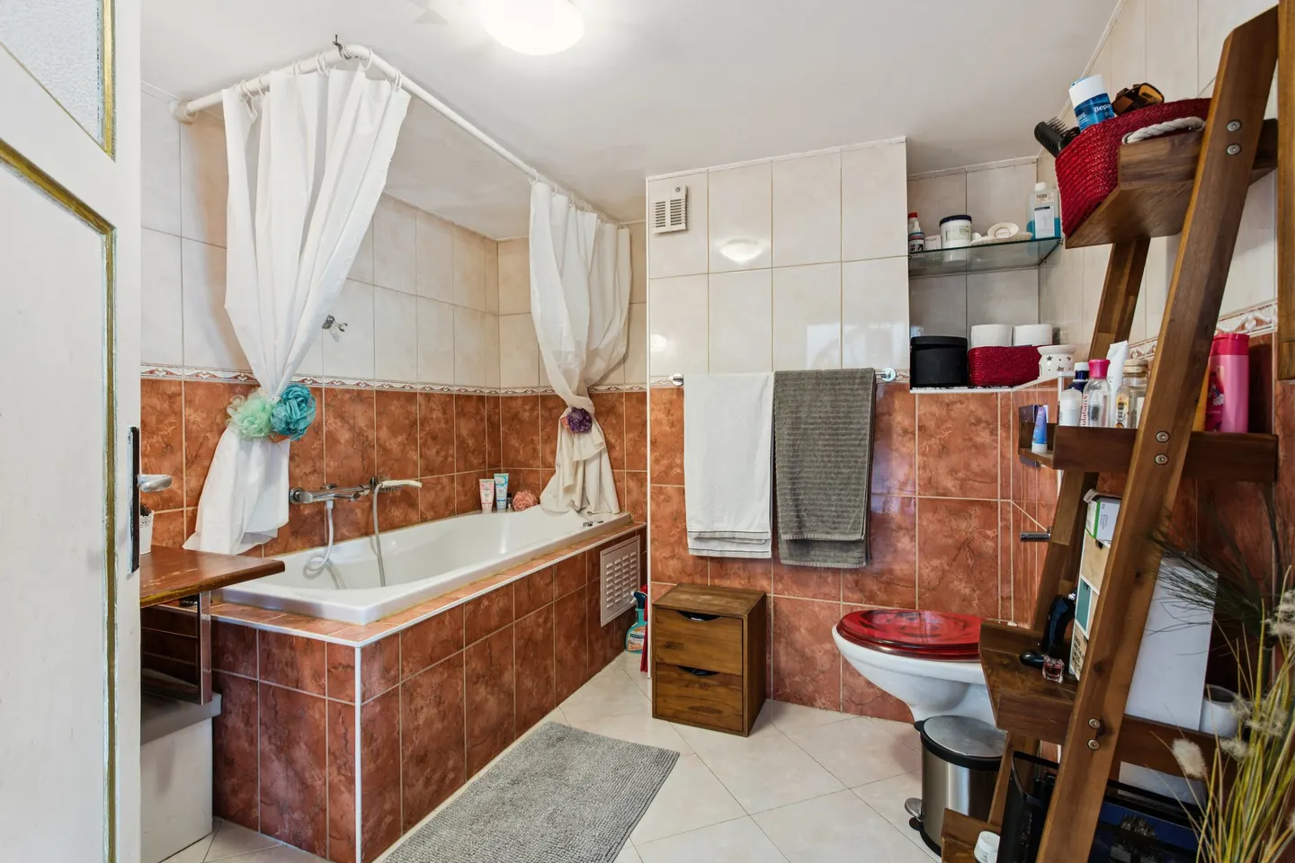 Investment Property with Garden - Photo 9 of 12