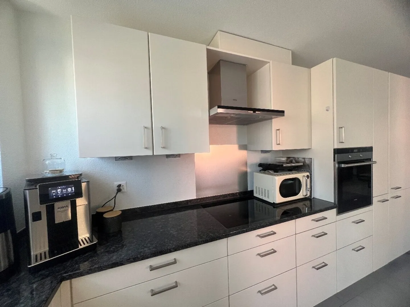 Confort de vie généreux dans un emplacement central à Laufen - Photo 3 sur 8