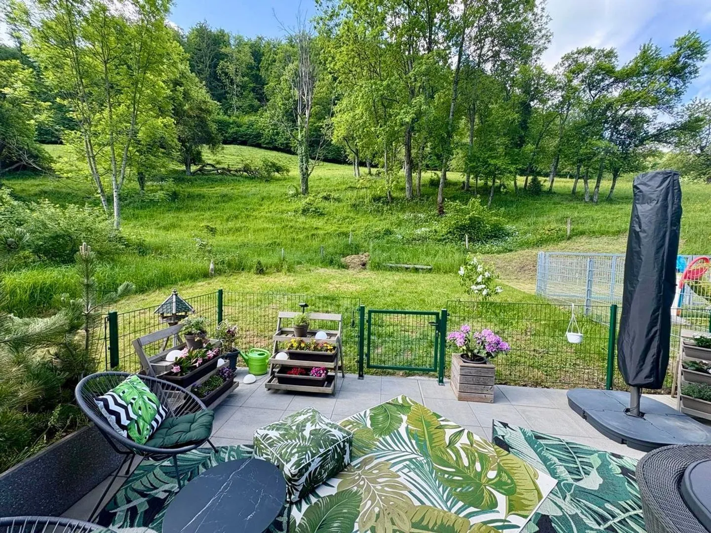 Vivre tranquillement au bord de la forêt - maison moderne avec beaucoup d'intimité - Photo 1 sur 13