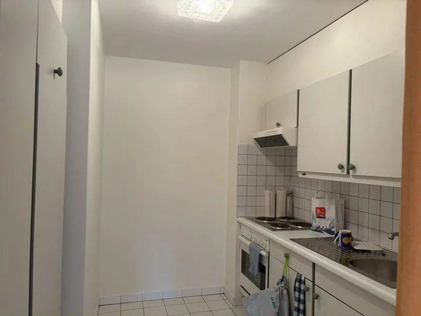 Commercial space for immediate rent of 3 rooms on the ground floor - Photo 2 of 5