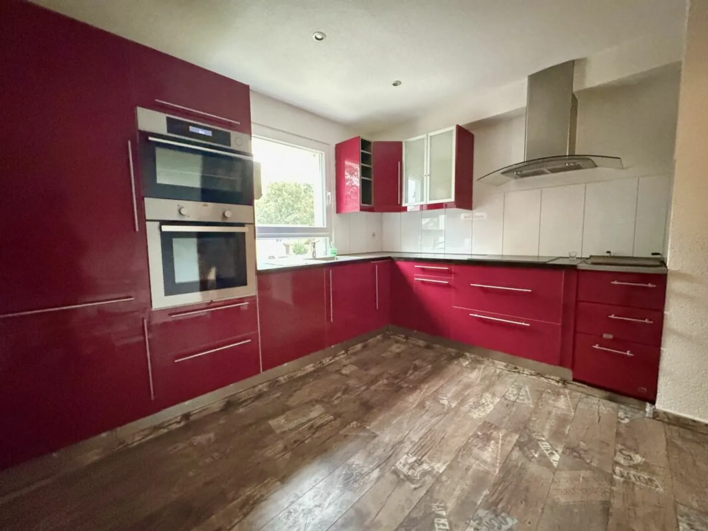 Single-family home with land reserve & horse stable - expansion potential - Photo 5 of 18