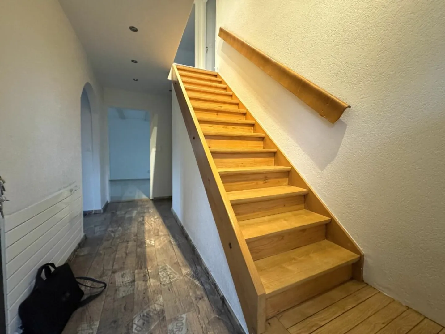 Single-family home with land reserve & horse stable - expansion potential - Photo 6 of 18