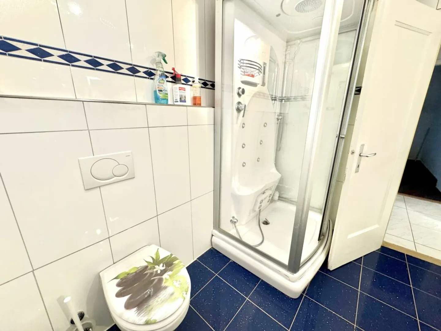 Single-family home with land reserve & horse stable - expansion potential - Photo 7 of 18