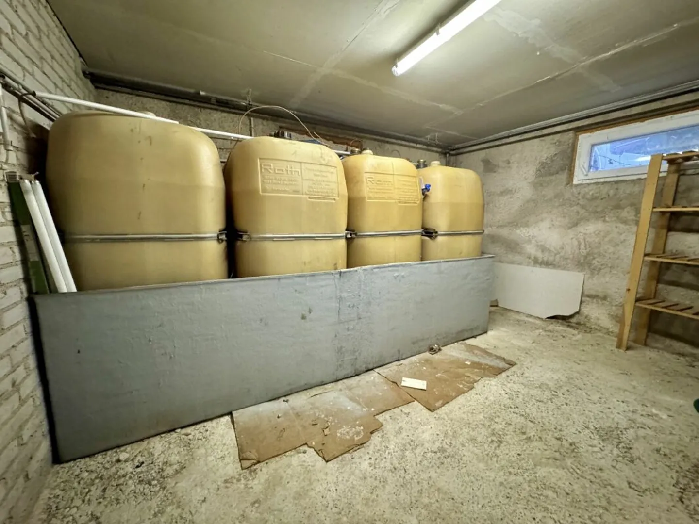 Single-family home with land reserve & horse stable - expansion potential - Photo 15 of 18