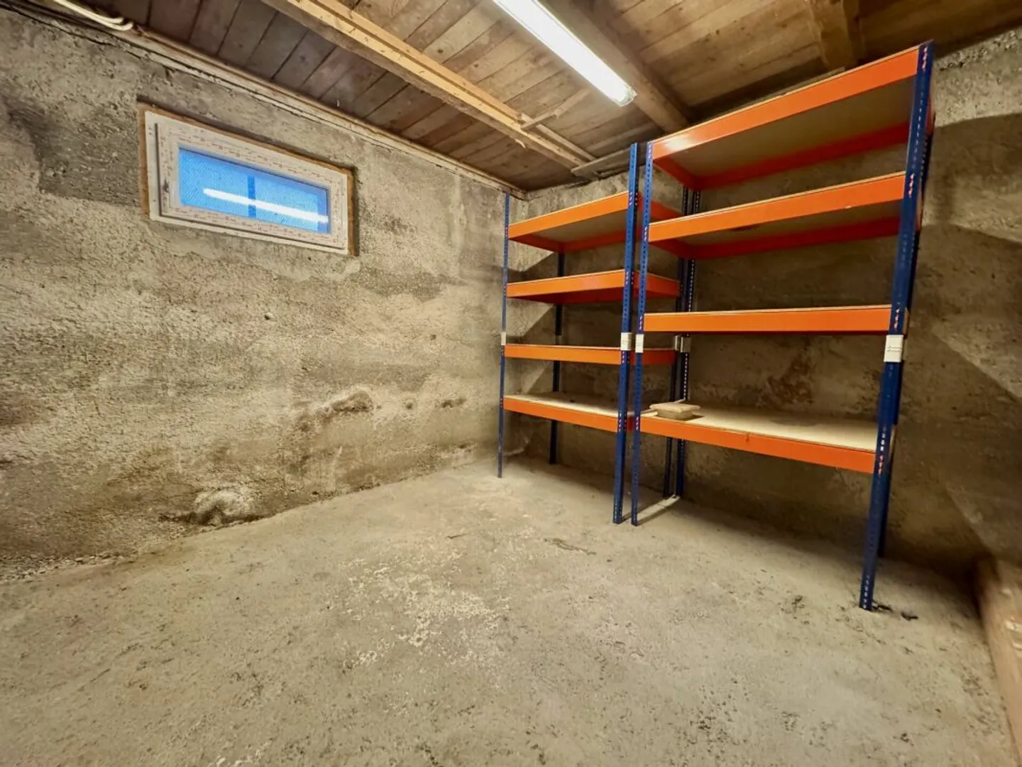 Single-family home with land reserve & horse stable - expansion potential - Photo 16 of 18