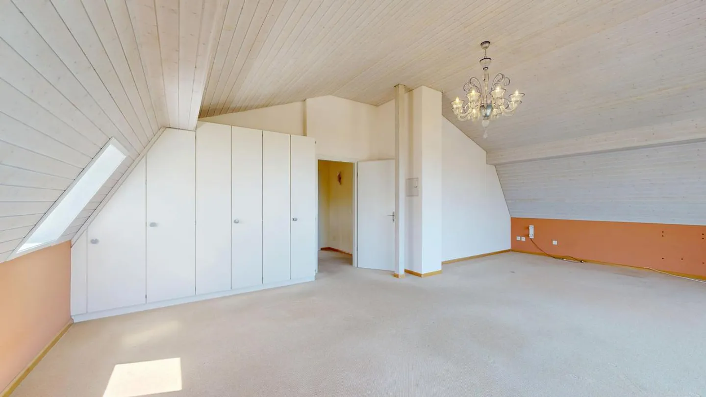 Ampia casa unifamiliare di 5,5 stanze con vista fantastica - Foto 15 di 21