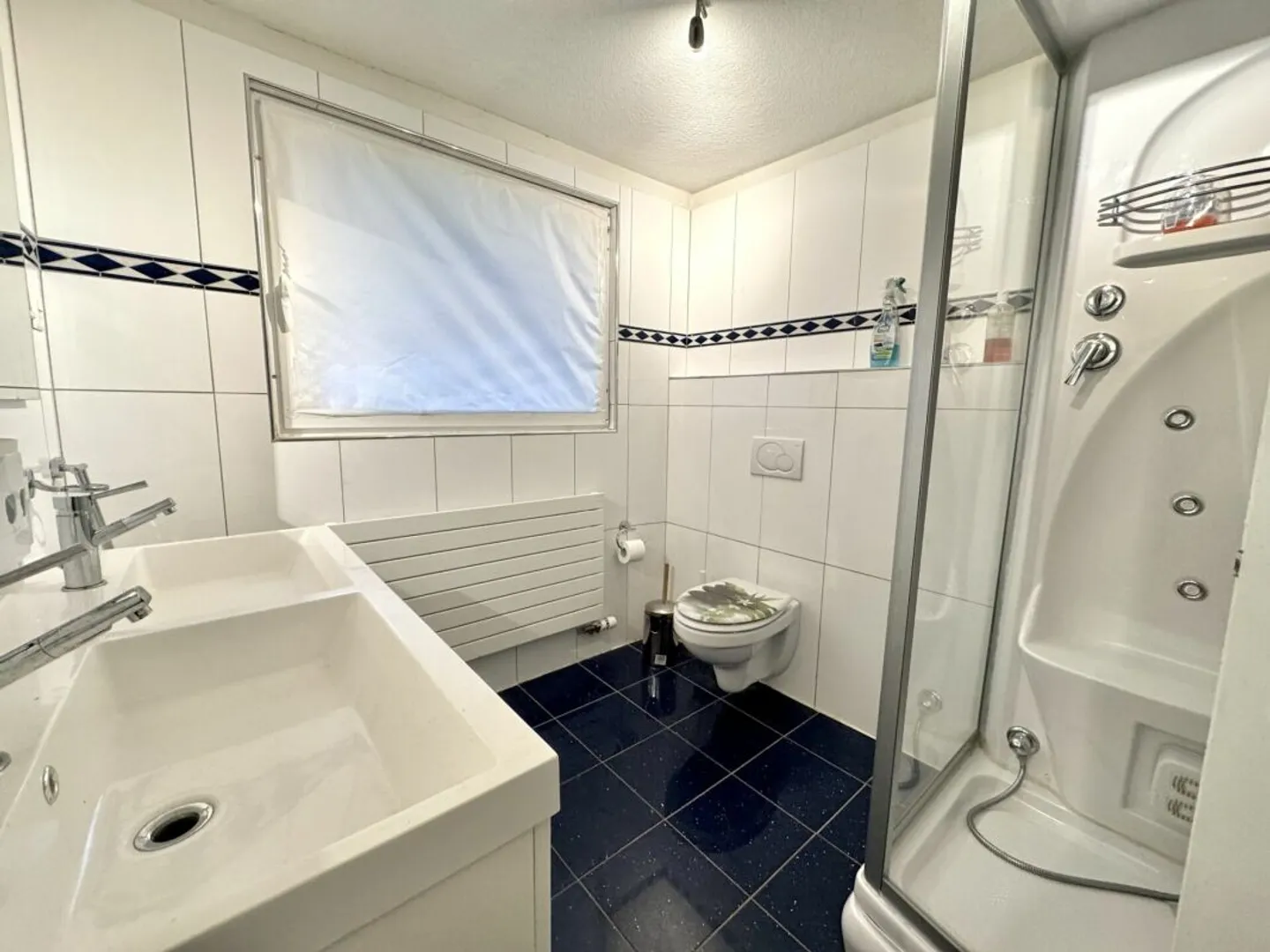 Single-family home with land reserve & horse stable - expansion potential - Photo 8 of 18