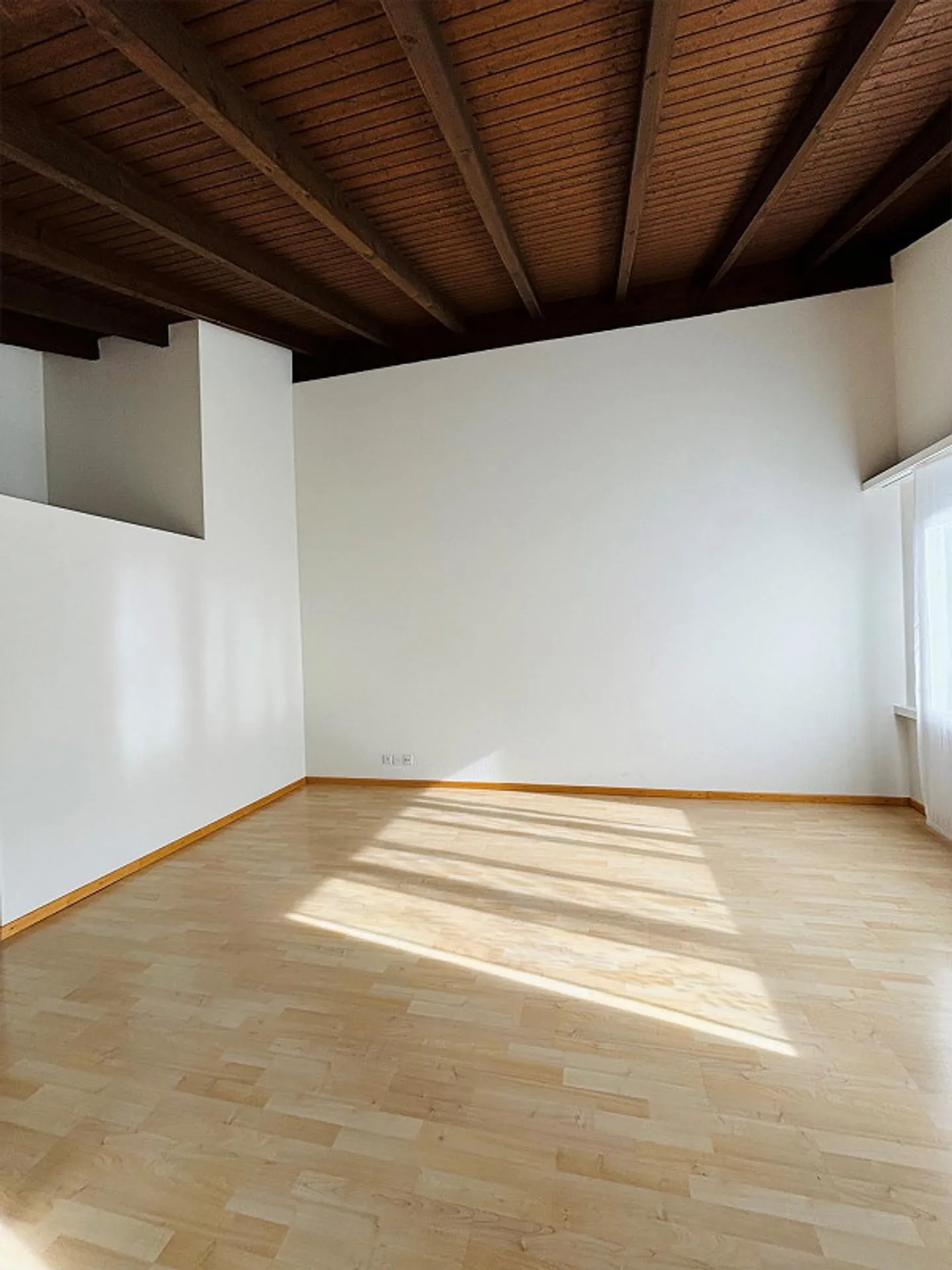 Helle 2-Zimmer Loft in Unterägeri - Foto 2 von 10