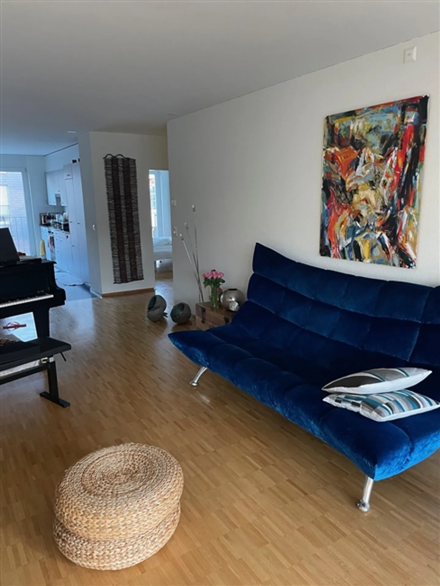 3 ZI-WOHNUNG IN ZÜRICH - KREIS 11 SEEBACH, MÖBLIERT, TEMPORÄR - Foto 2 von 8