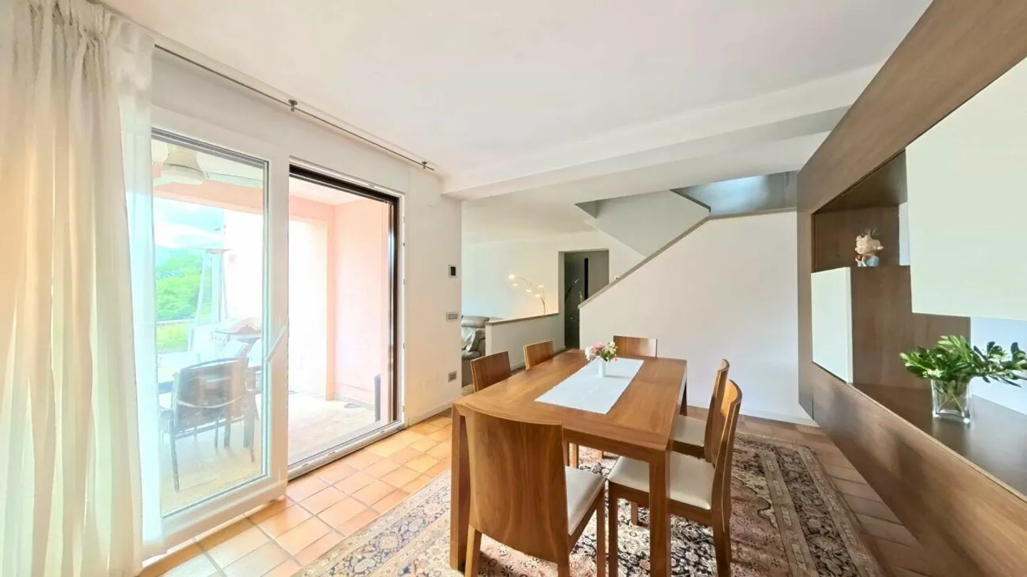 Oasi familiare con vista lago - Foto 4 di 15