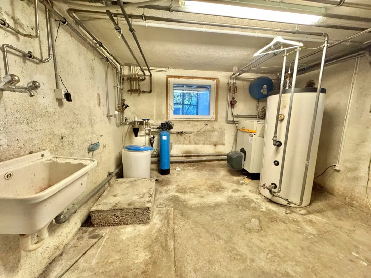 Single-family home with land reserve & horse stable - expansion potential - Photo 17 of 18