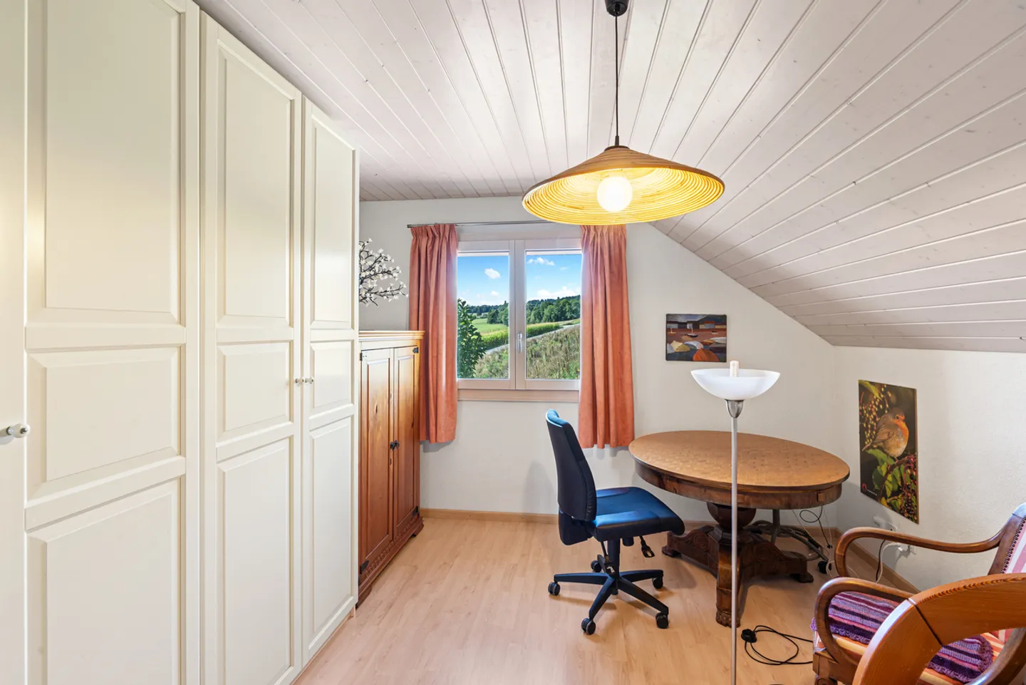 Gemütliches Familienhaus mit Terrasse und großem Garten - Foto 7 von 11