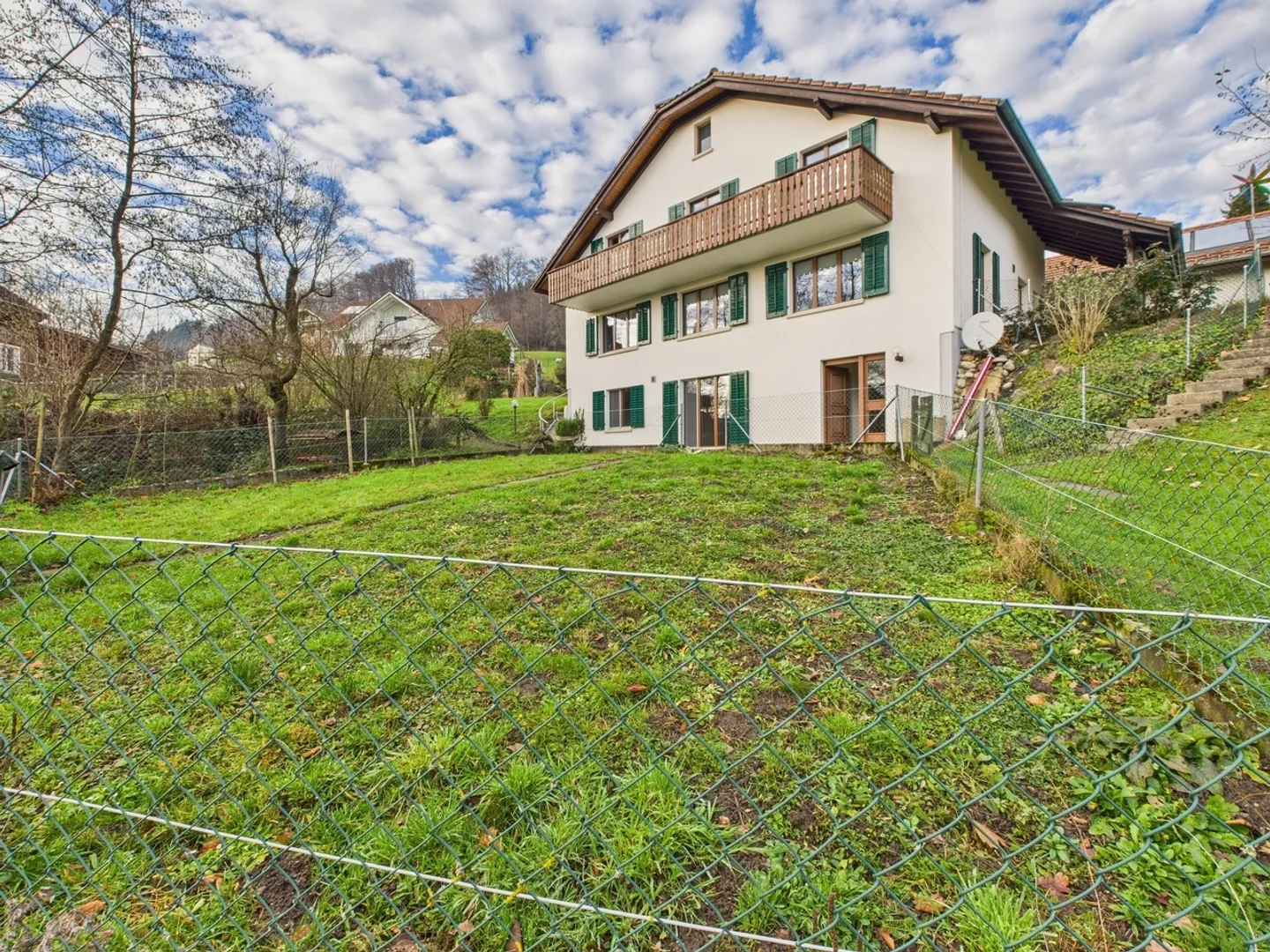 Single-family house with a separate apartment & land reserve - Photo 4 of 13