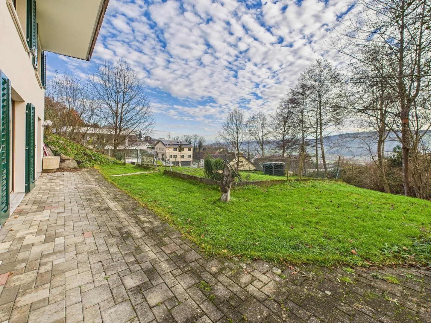 Single-family house with a separate apartment & land reserve - Photo 6 of 13