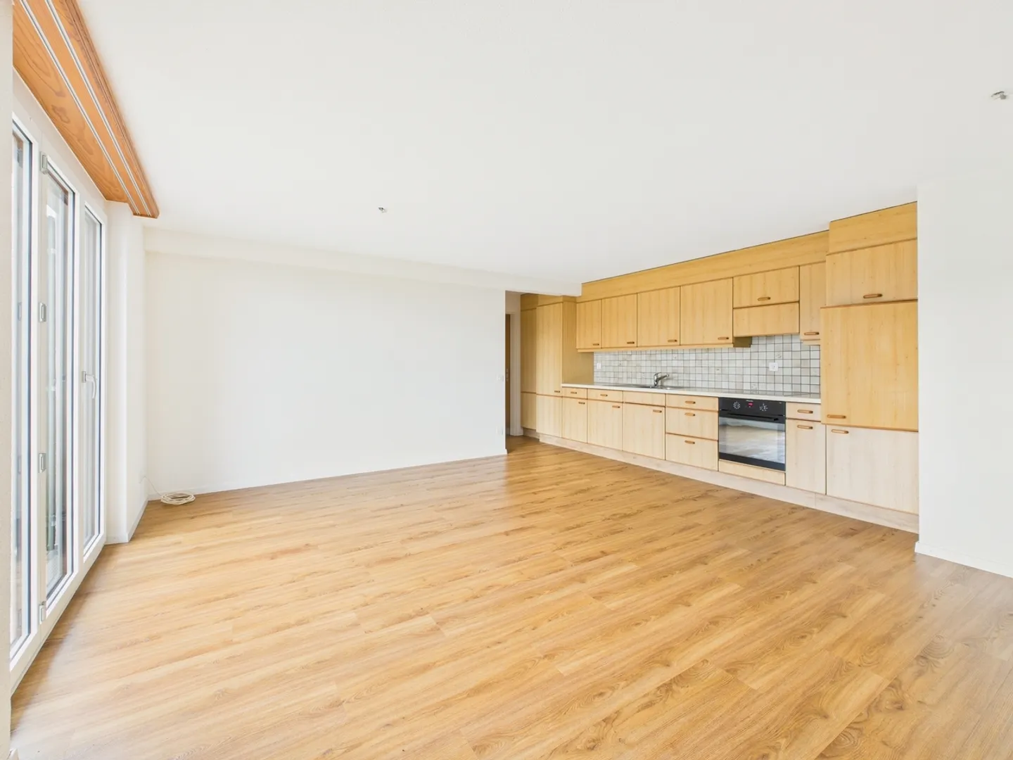 Single-family house with a separate apartment & land reserve - Photo 9 of 13