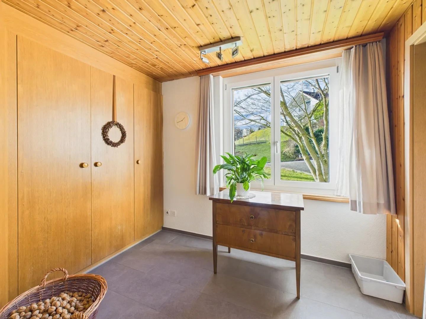 Single-family house with a separate apartment & land reserve - Photo 11 of 13