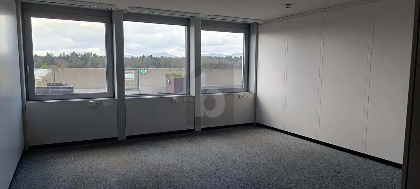 BRIGHT AND FRIENDLY (OFFICE 4.06) - Photo 1 of 2