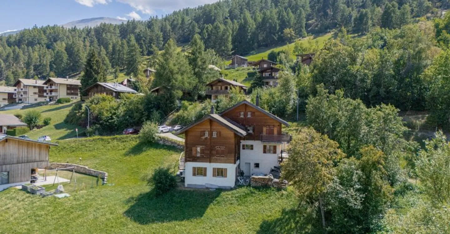 Casa bifamiliare in posizione tranquilla a Eischoll con vista spettacolare - Foto 7 di 10