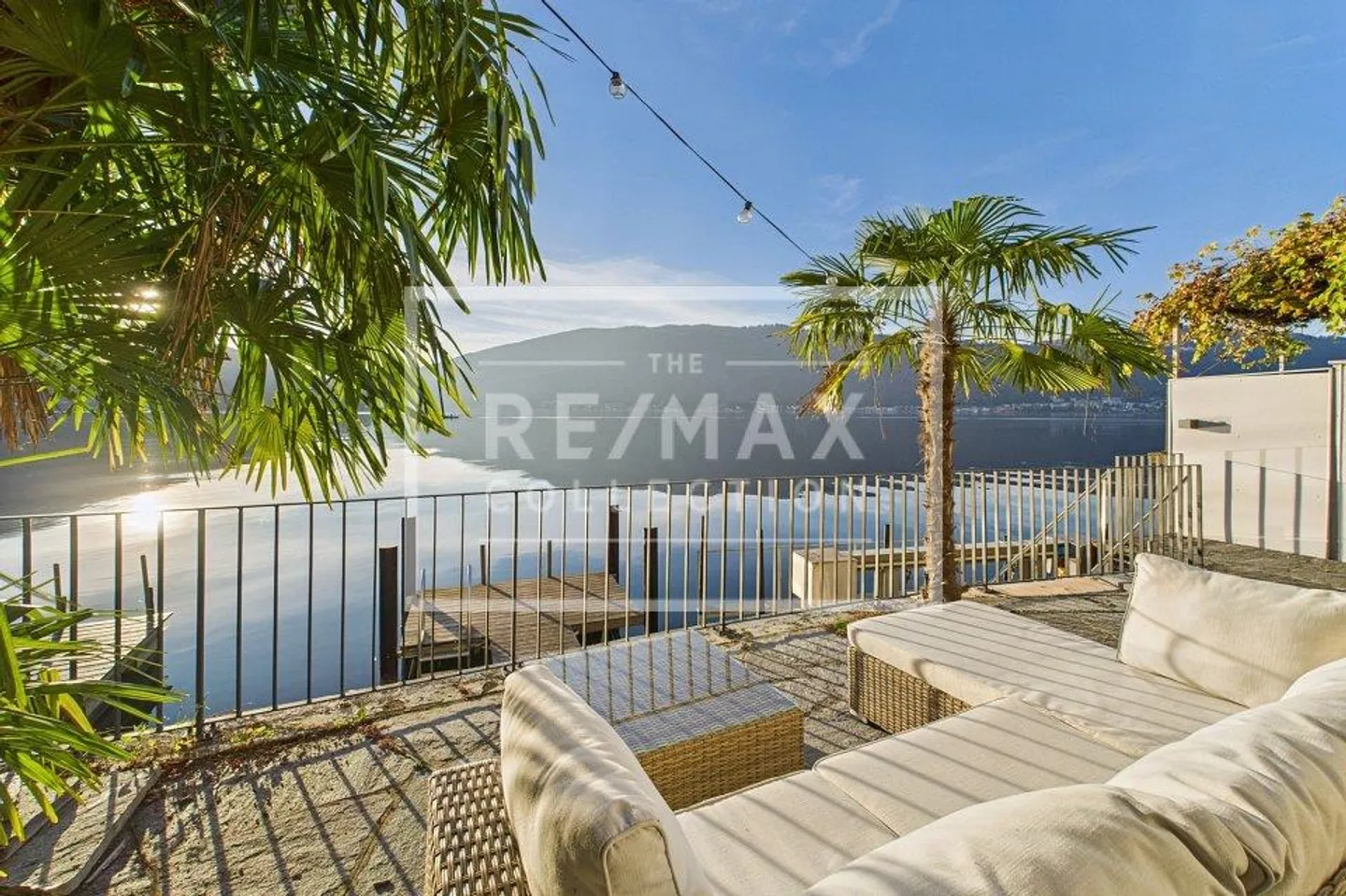 Elegance and Charm for an Exclusive Villa in Bissone with Private... - Photo 1 of 13