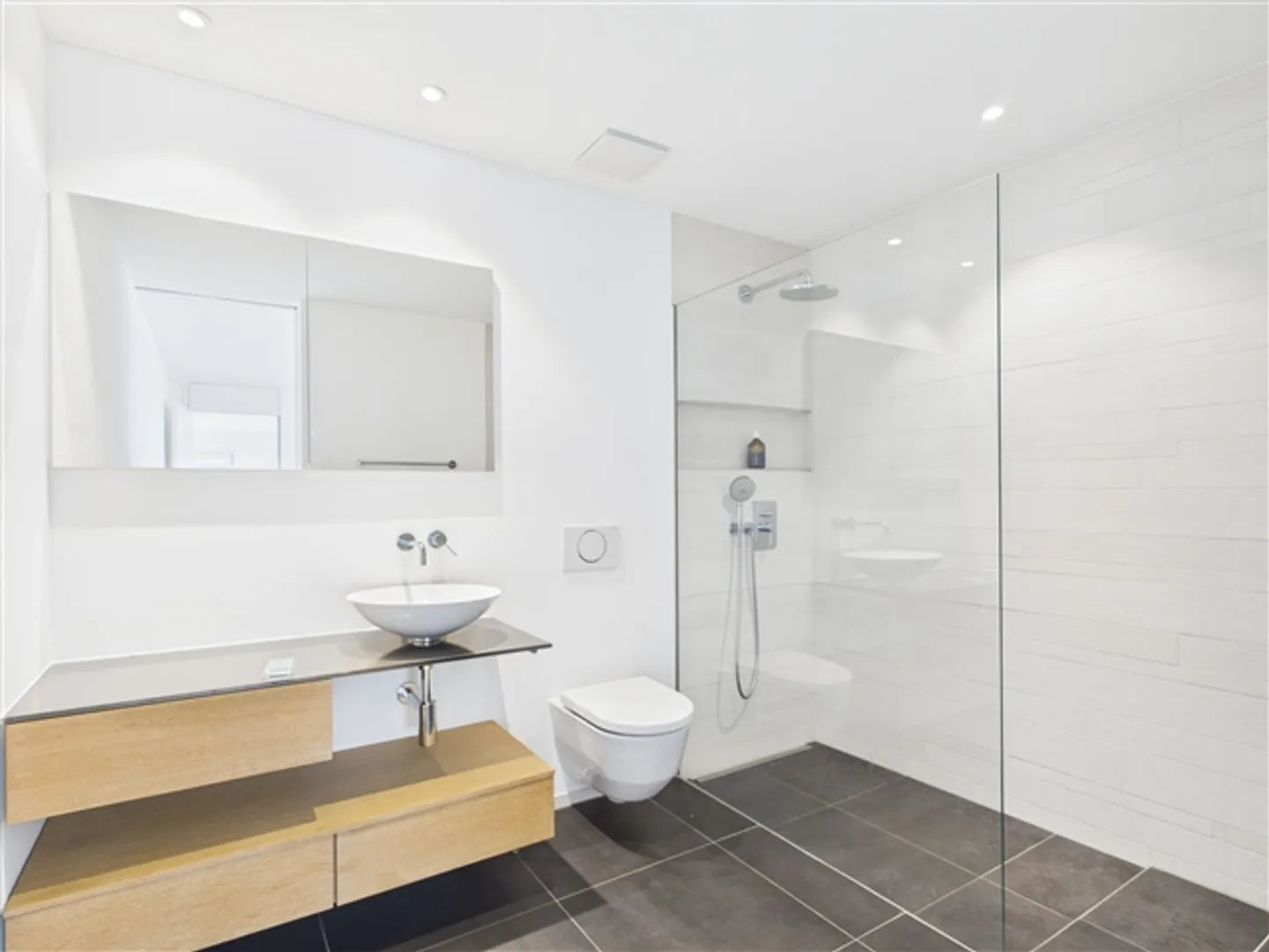 «Modernes Zuhause mit Lift, viel Licht und herrlicher Bergsicht» - Foto 3 von 12