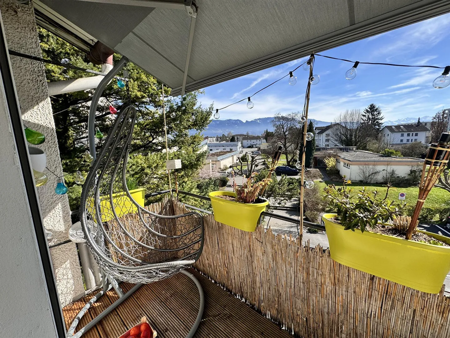 Central location, bright 3.5 room apartment - Photo 2 of 12