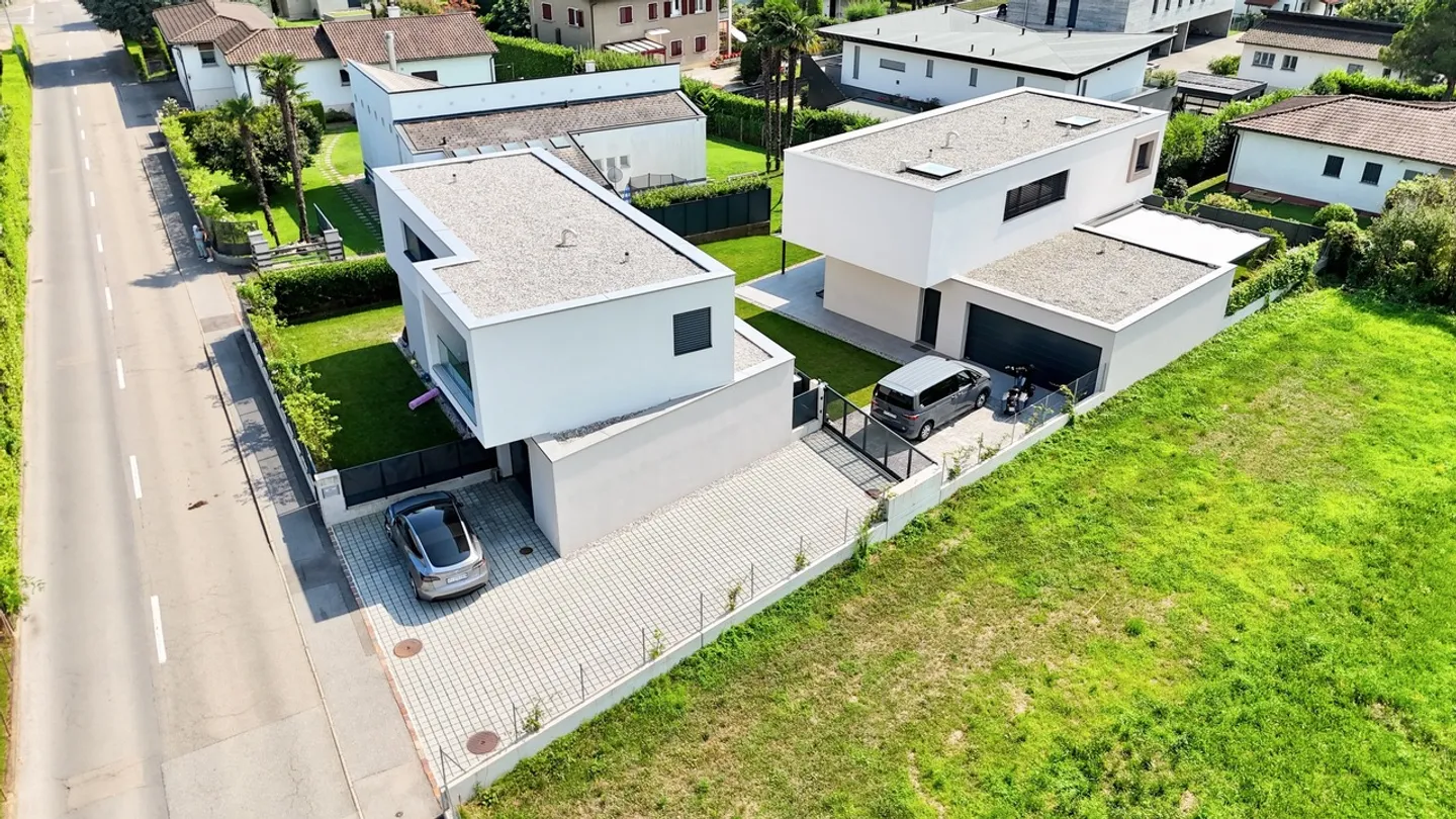 Villa Moderna con Finiture Superiori - Foto 2 di 20