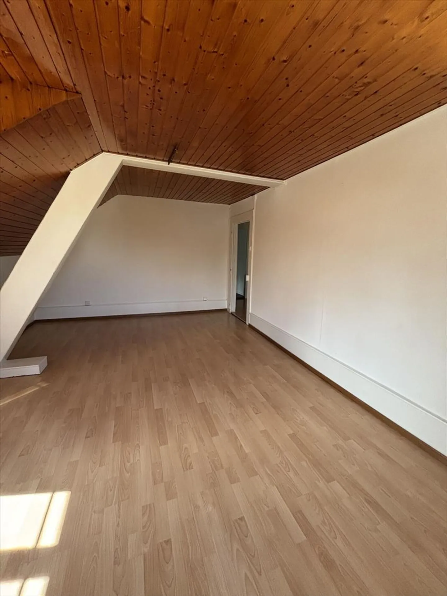 Bel appartement de 4 pièces au 2ème étage - Photo 4 sur 13