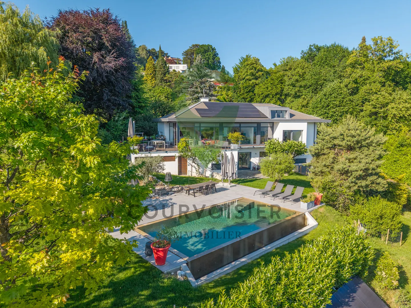 Magnificent contemporary villa with panoramic view and mirror pool - Photo 1 of 11