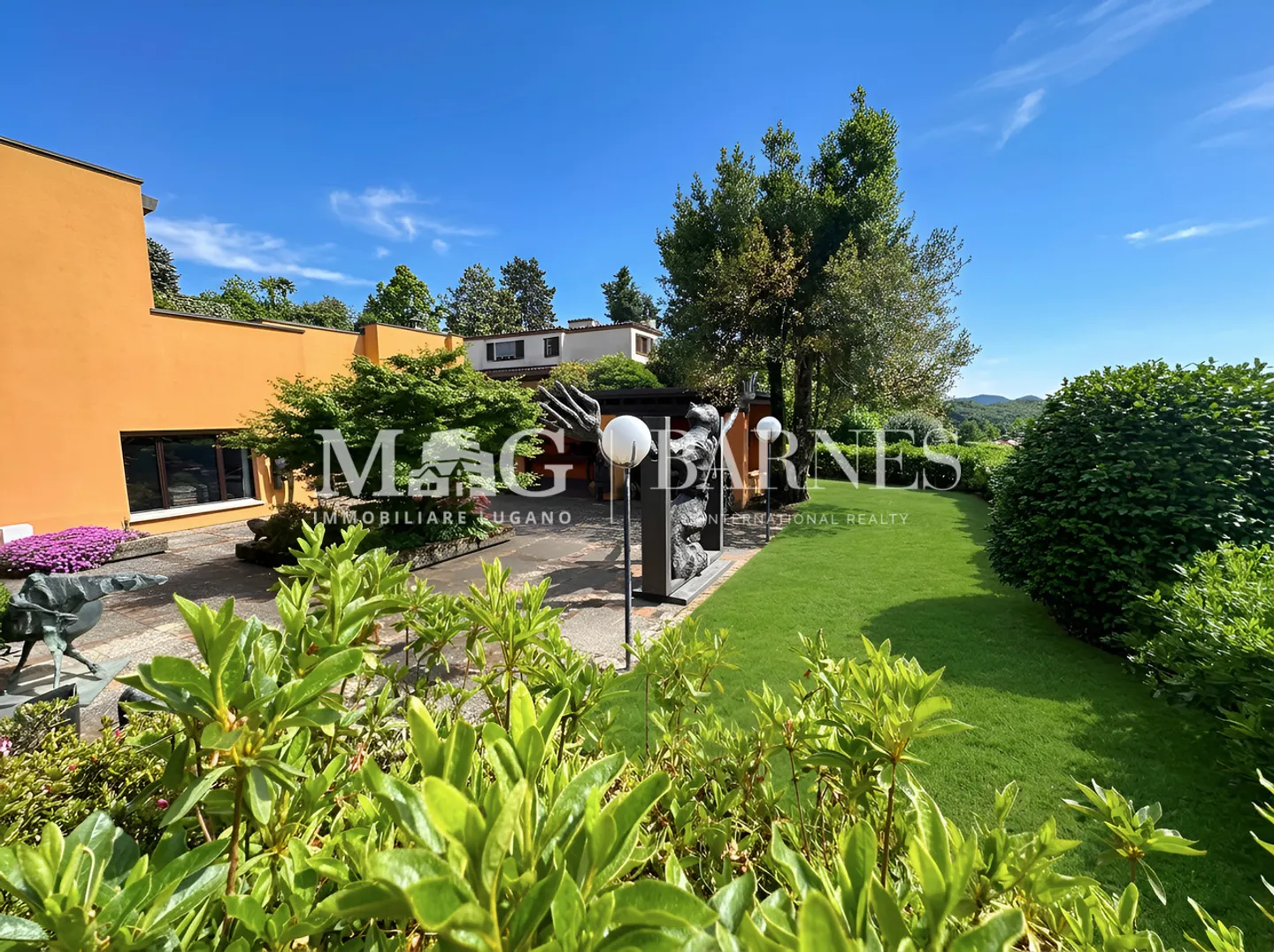 Villa luxueuse à vendre à Comano. Jardin et vue. À rénover. - Photo 3 sur 15