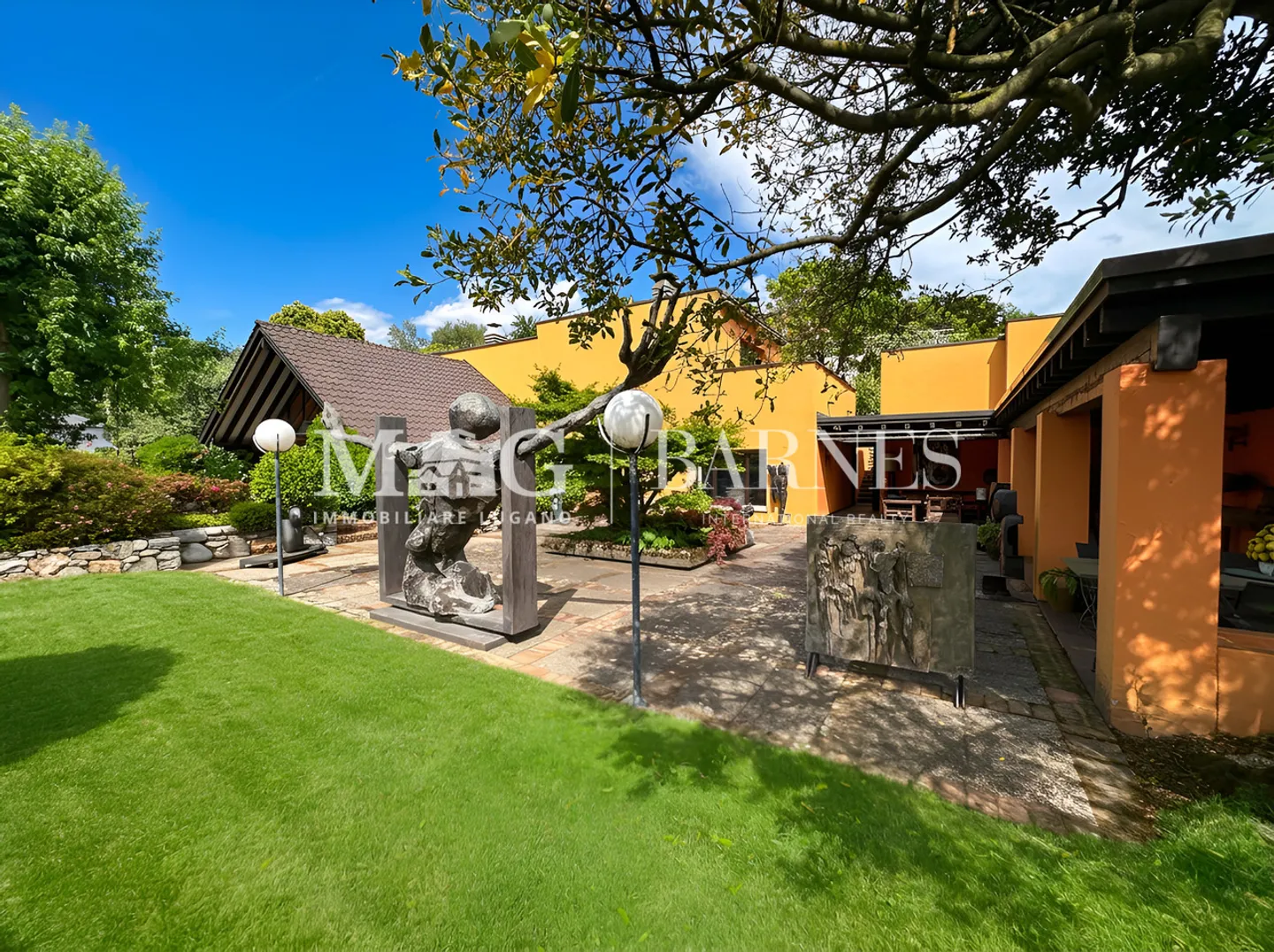 Villa luxueuse à vendre à Comano. Jardin et vue. À rénover. - Photo 4 sur 15