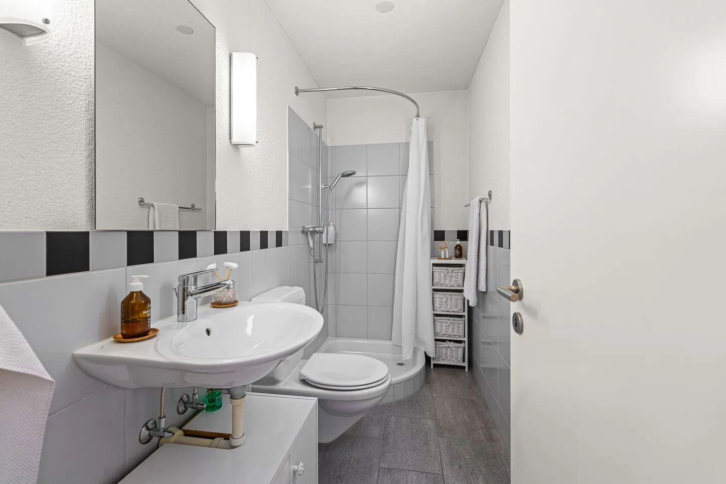 Traumhaftes 5.5 Zimmer-Haus mit cooler Relax-Terrasse - Foto 7 von 16