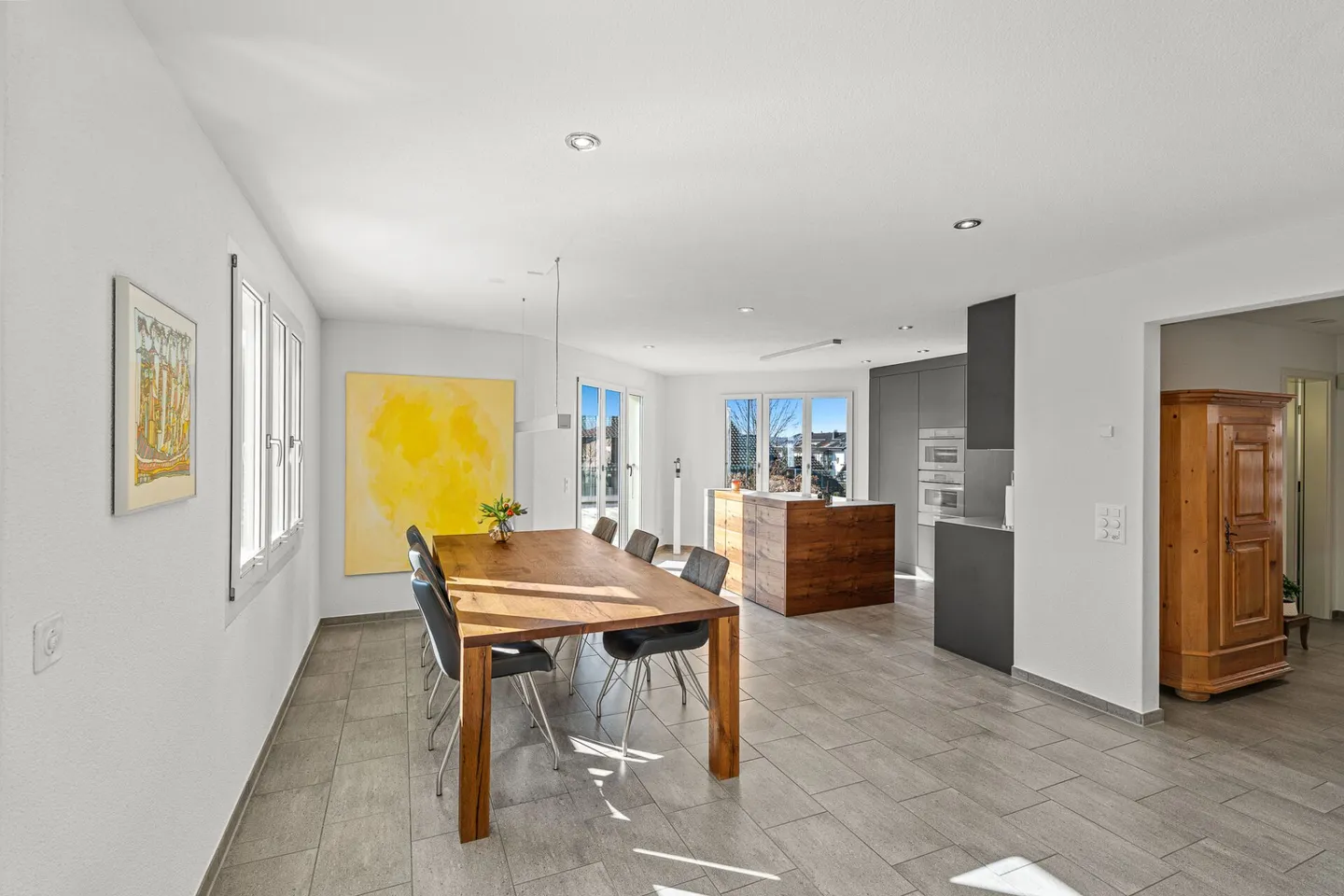 Traumhaftes 5.5 Zimmer-Haus mit cooler Relax-Terrasse - Foto 5 von 16